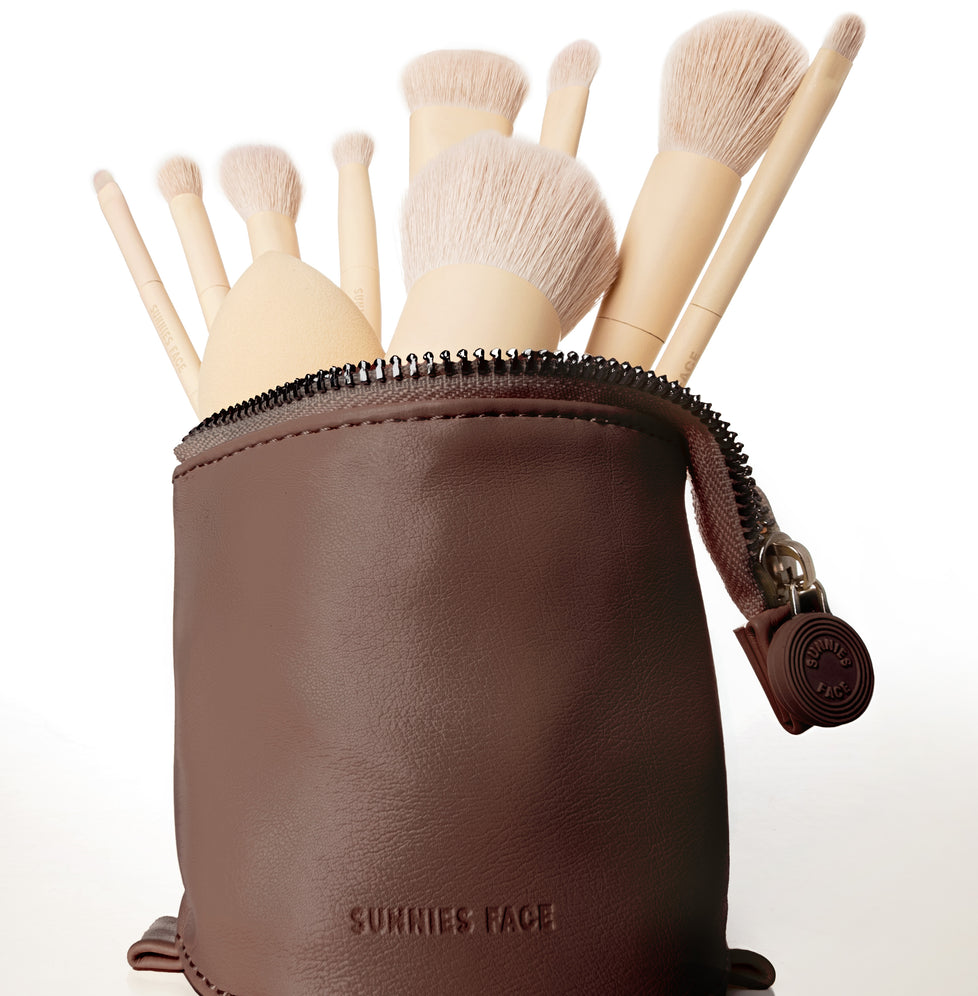 Extendable Brush Bag in Milk Chocolate