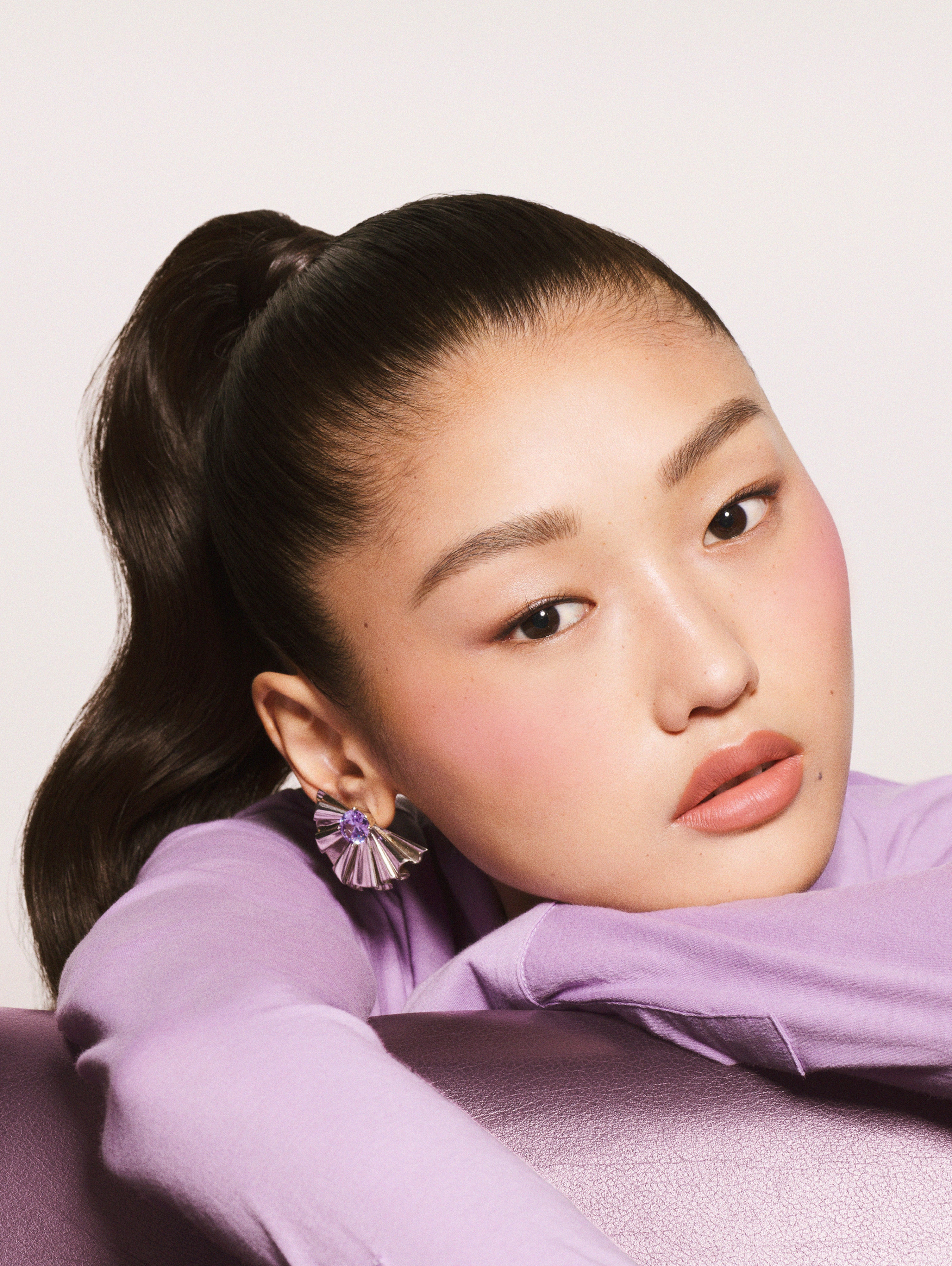 Shinjie wears Fluffmatte in It Girl