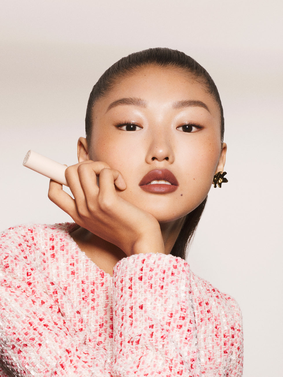 Shinjie wears Fluffmatte in Pom Pom