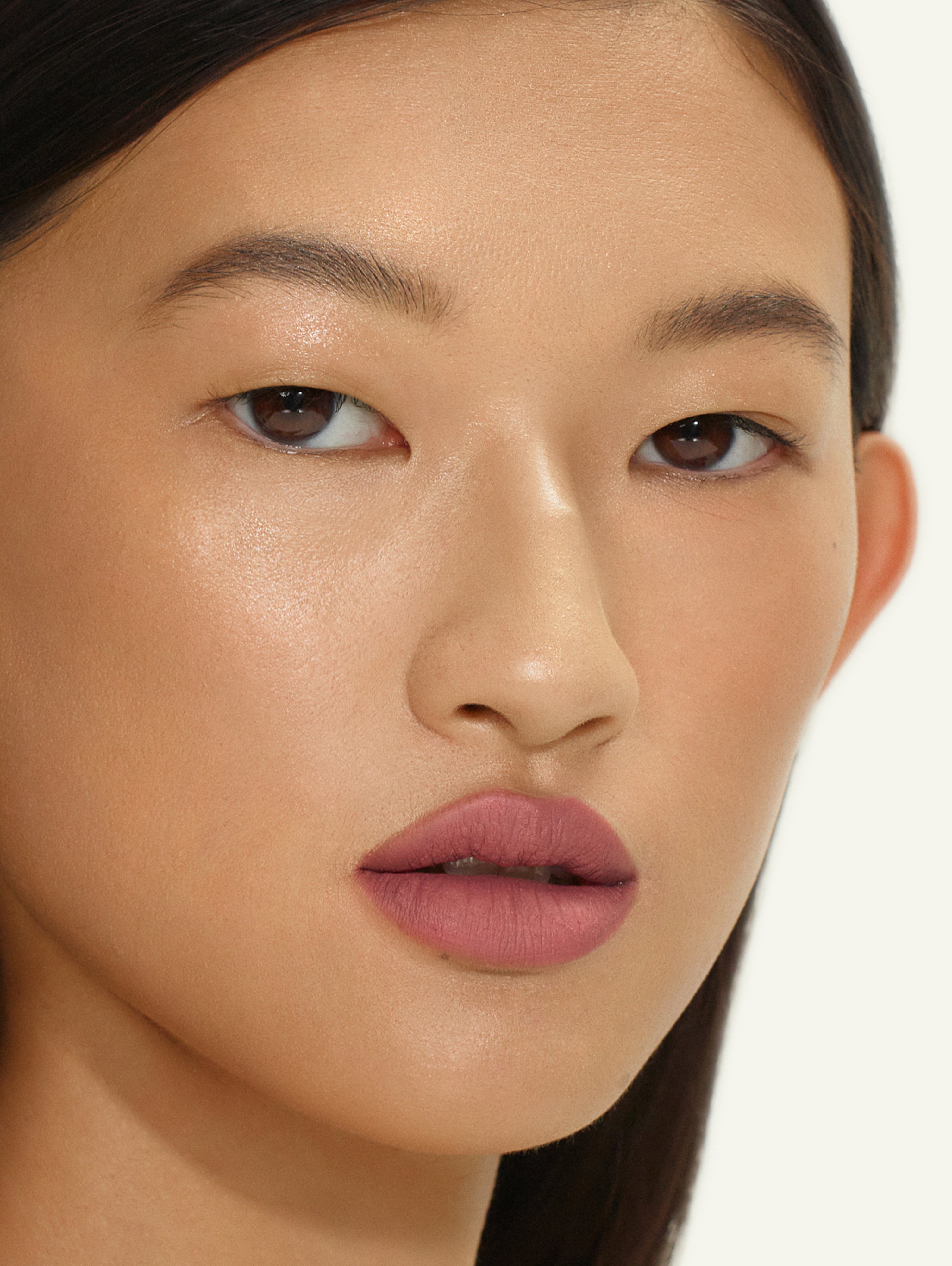 Sue wears Fluffmatte in Frolic