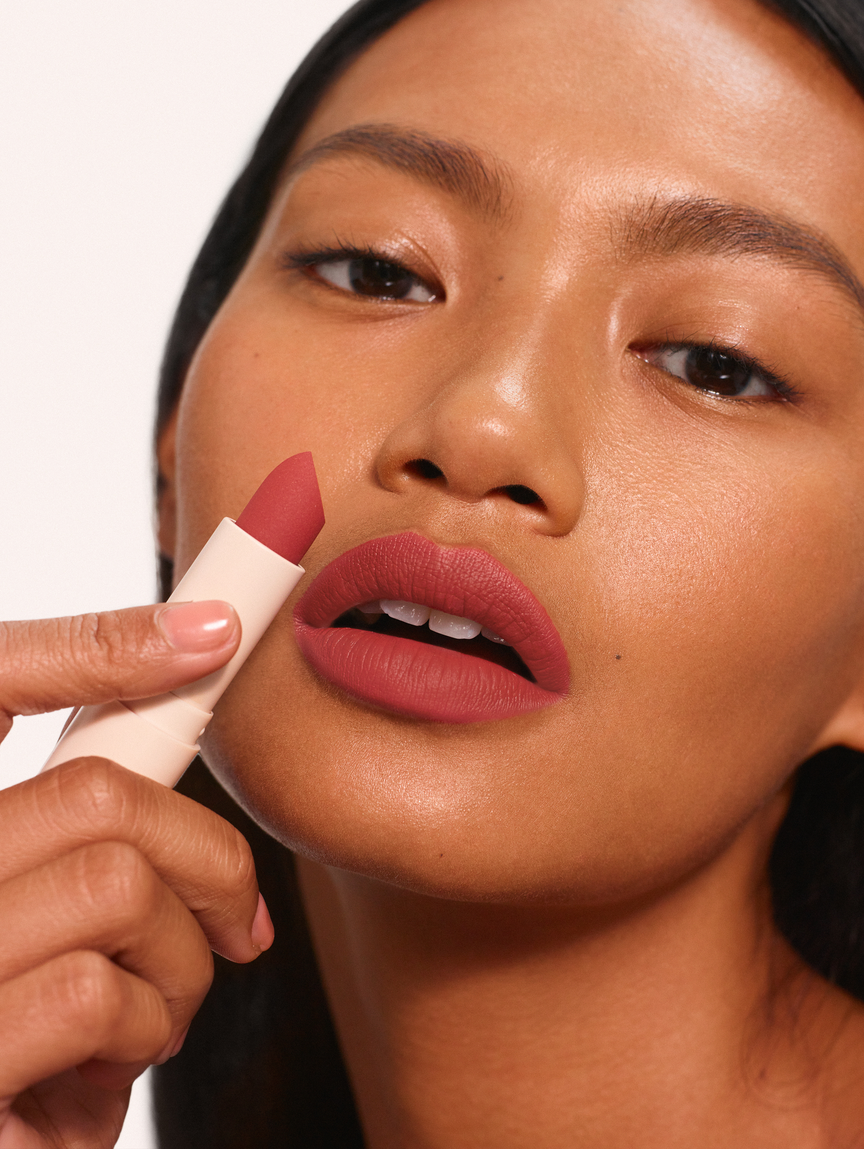 Cathrina wears Fluffmatte in Girl Crush