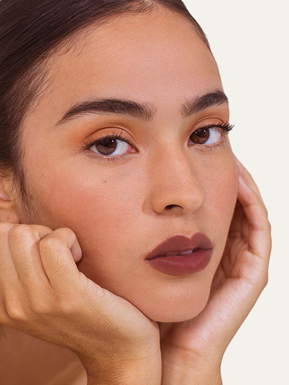 Madison wears Fluffmatte in Mood