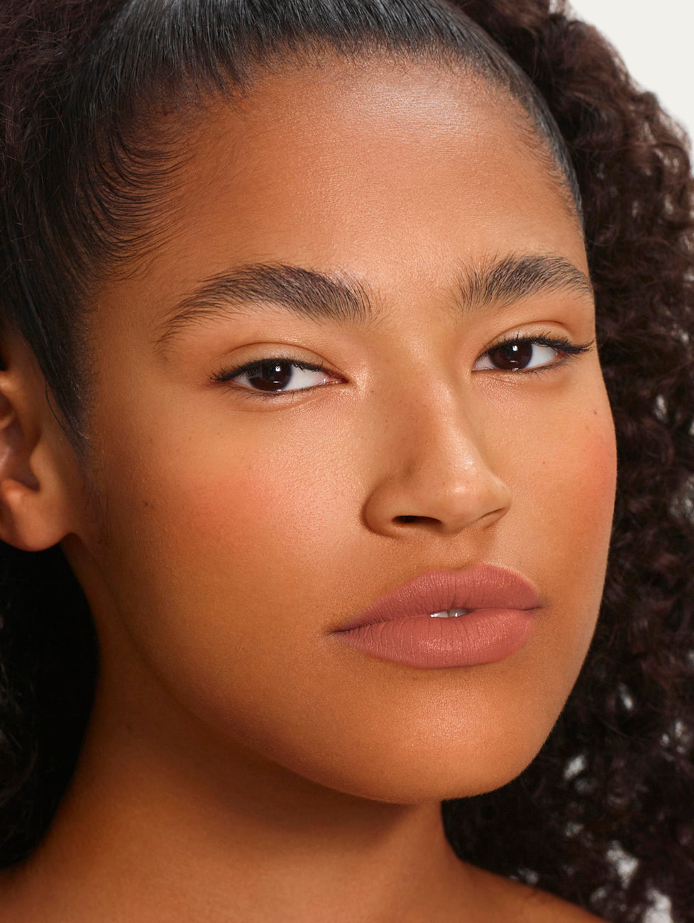 Zoe wears Fluffmatte in Nudist