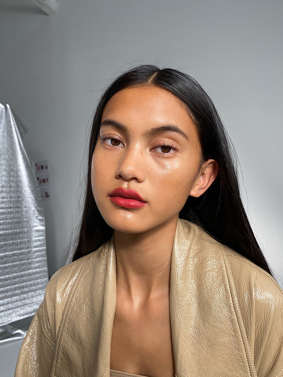 Amanda wears Fluffmatte in Major