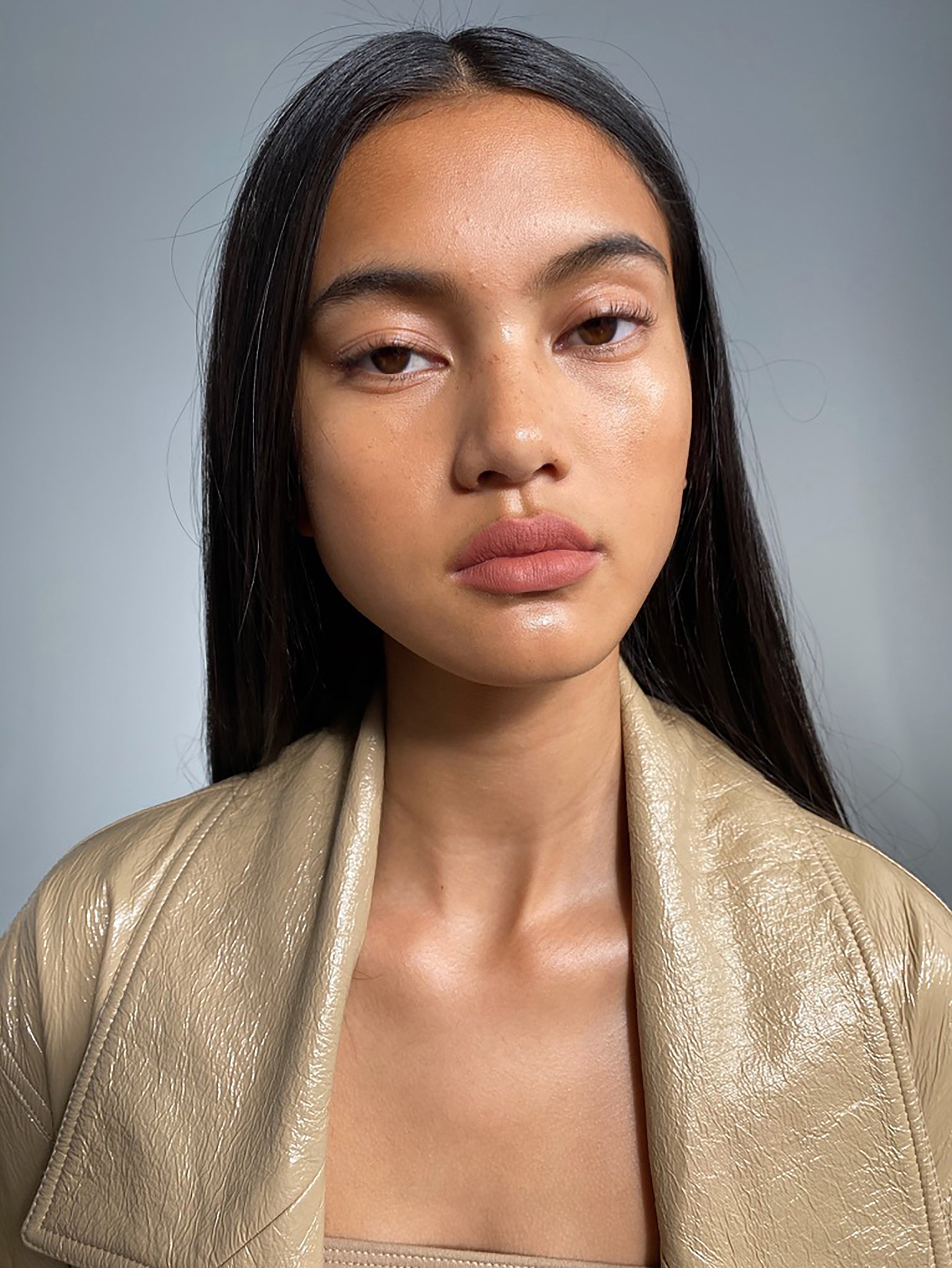 Amanda wears Fluffmatte in Baby Spice